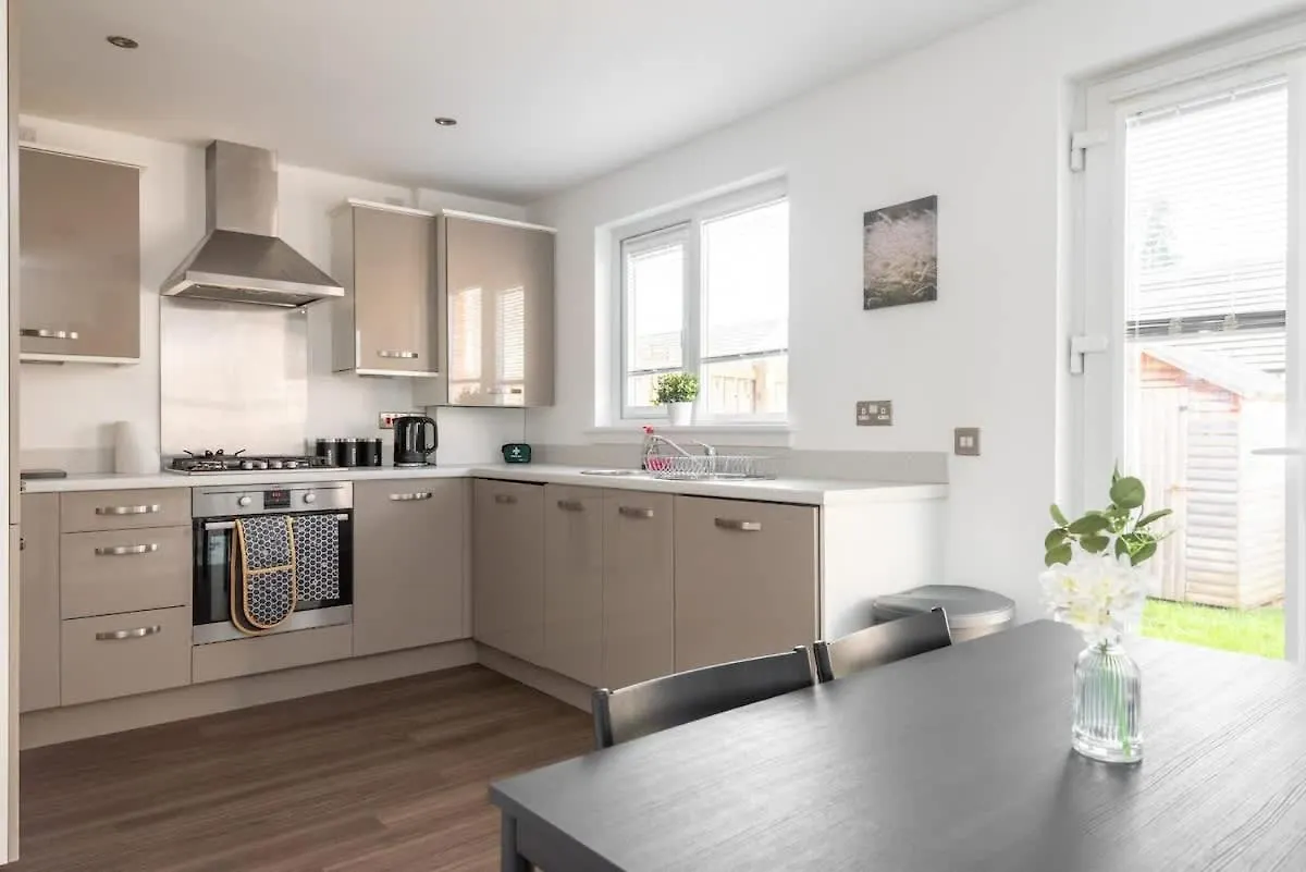 4 Bedroom House - Free Parking Edimburgo 0*,
