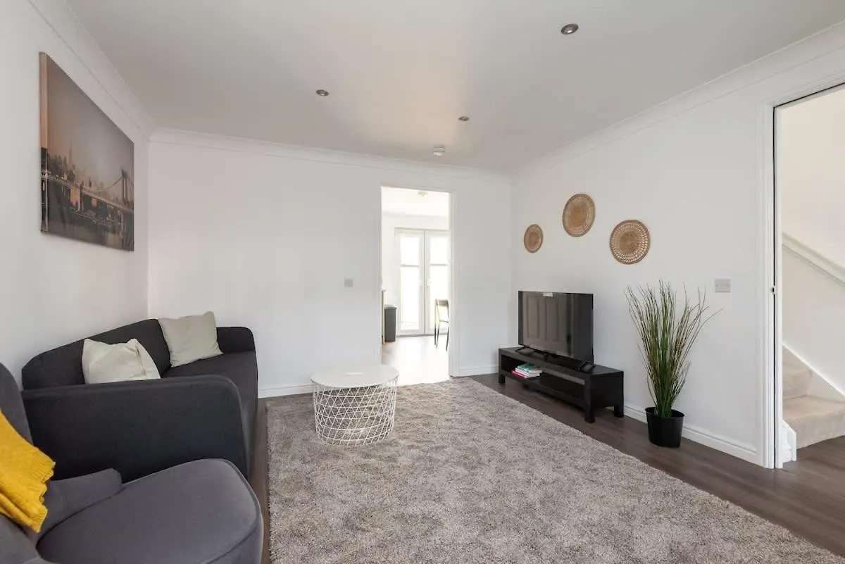 4 Bedroom House - Free Parking Edimburgo