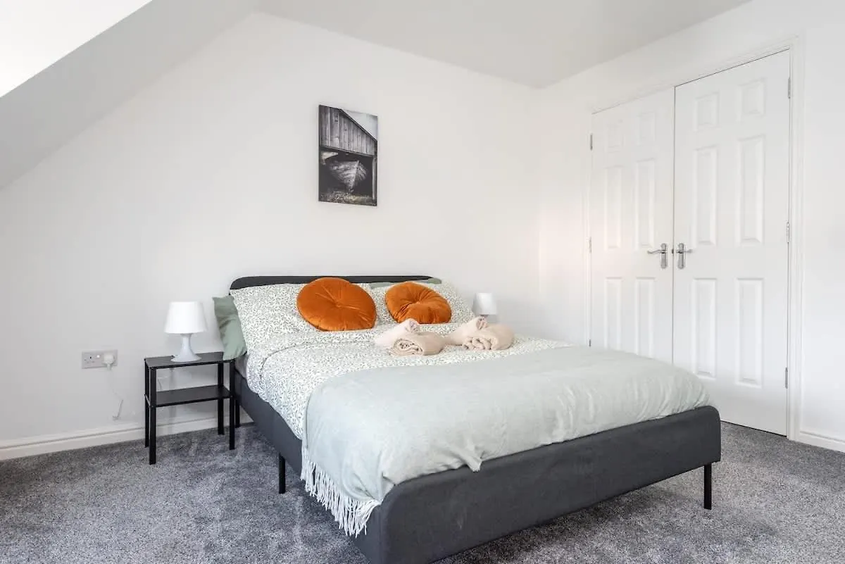 4 Bedroom House - Free Parking Edimburgo
