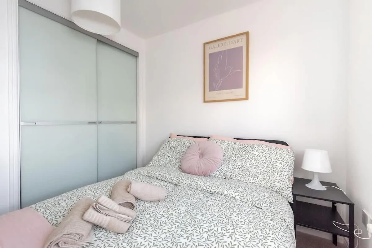 4 Bedroom House - Free Parking Edimburgo 0*,