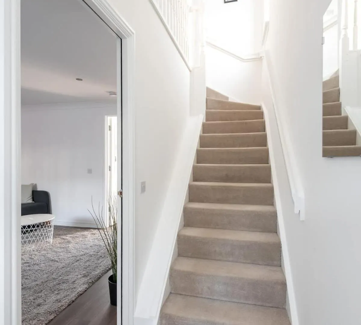 4 Bedroom House - Free Parking Edynburg 0*,  Wielka Brytania